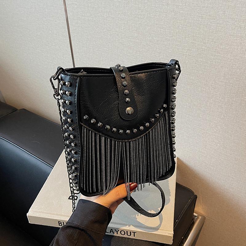 Mini Punk Style Crossbody Bags Women Rivets and Tassels Retro Bags Small Messenger Bags Fashion Vintage Packages CLE