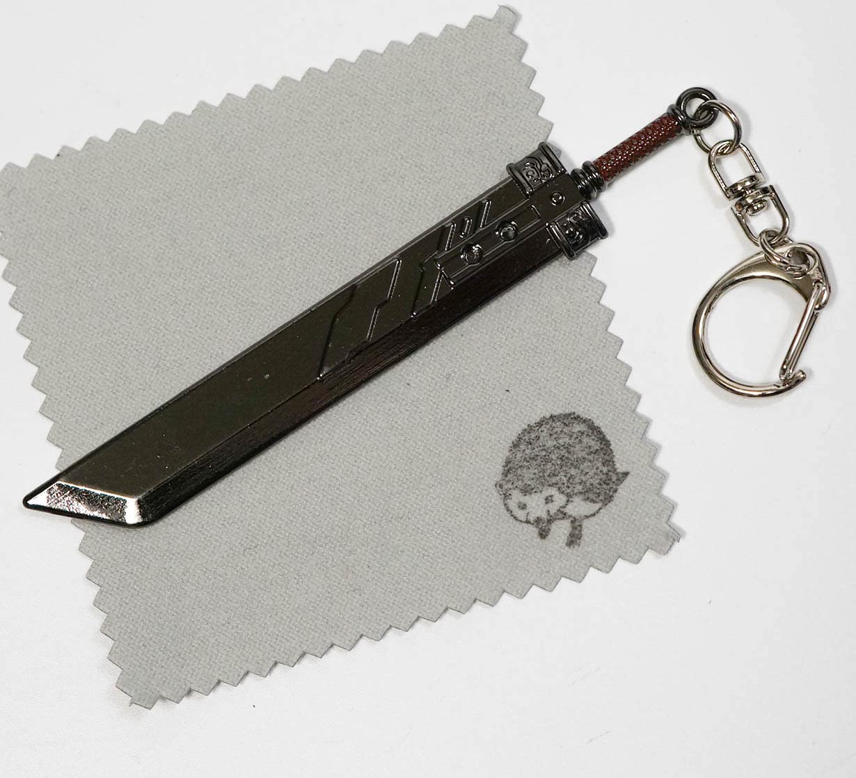 

Брелок Buster Sword FF7 Zack Cloud 11 см с красной ручкой и тканью [Доставка по стране]