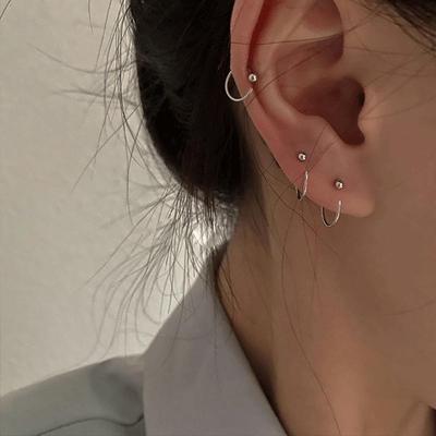 Ohrstecker aus Sterlingsilber für Damen – schlichte, stilvolle Ohrstecker mit kleinen Kreisen, Trend 2021 für Ohrknochenringe