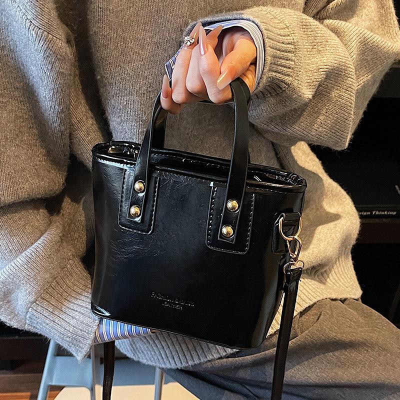 Fashionable Hand-held Simple Bucket Bag, Trendy and Fashionable Single-shoulder Crossbody Bag