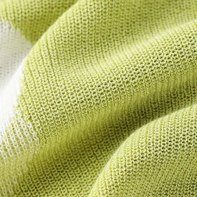 Women's V-Neck Short Sleeve Knit Top