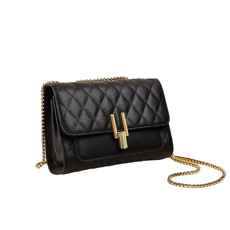 New Fashionable Flip Shoulder Bag with Diagonal Cross and Versatile Spring and Summer Chain Bag