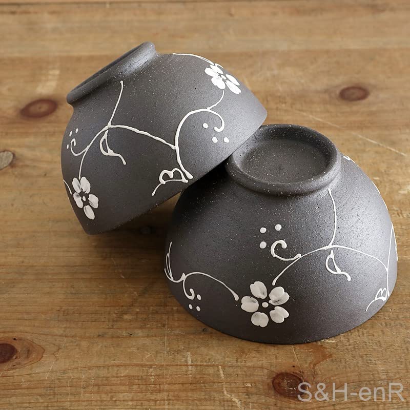 Arita ware pair of rice bowls, Higashihara kiln, with a white floral arabesque pattern. A stylish, modern, and elegant rice bowl set.