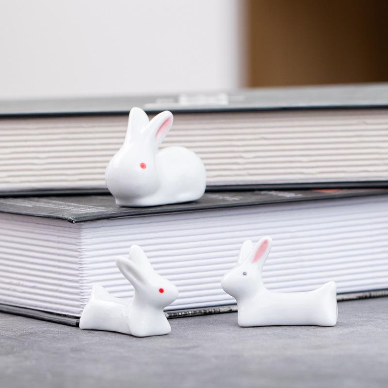1Pair Cute Rabbit Ceramic Chopsticks Rest Rack Spoon Fork Holder Chopsticks Stand Tableware Pen Holders Kitchen Tools Home Decor
