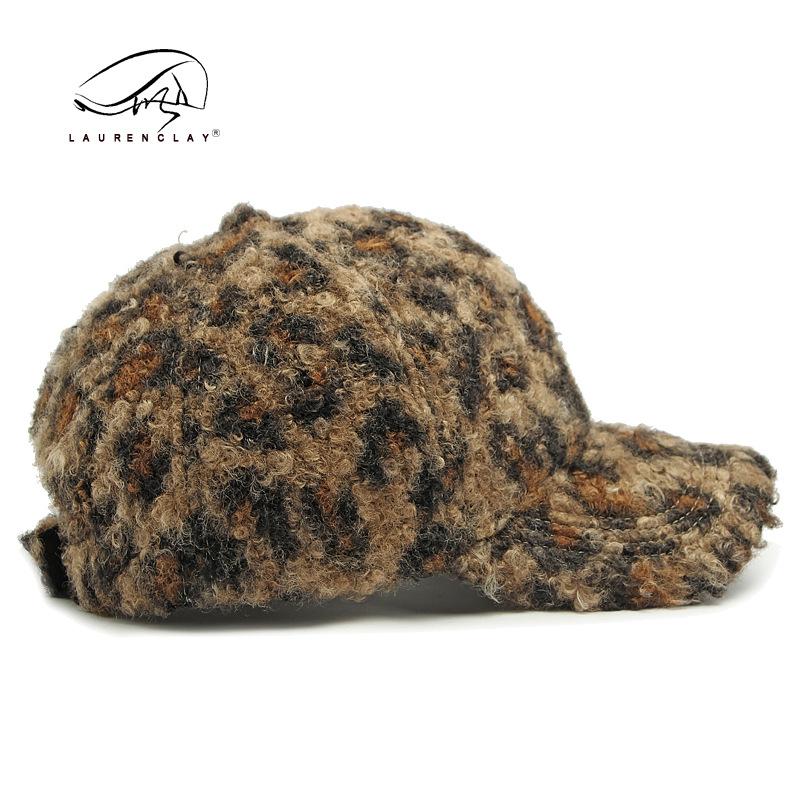 

Autumn and winter new hats women s leopard print hardtop baseball cap thermal sunscreen visor imitation teddy velvet cap Adjustable сірий колір