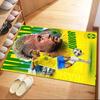Neymar Jr. Dywaniki Brazil Legend Square to świetny wybór do salonów, sypialni, wystroju domu oraz jako prezenty.