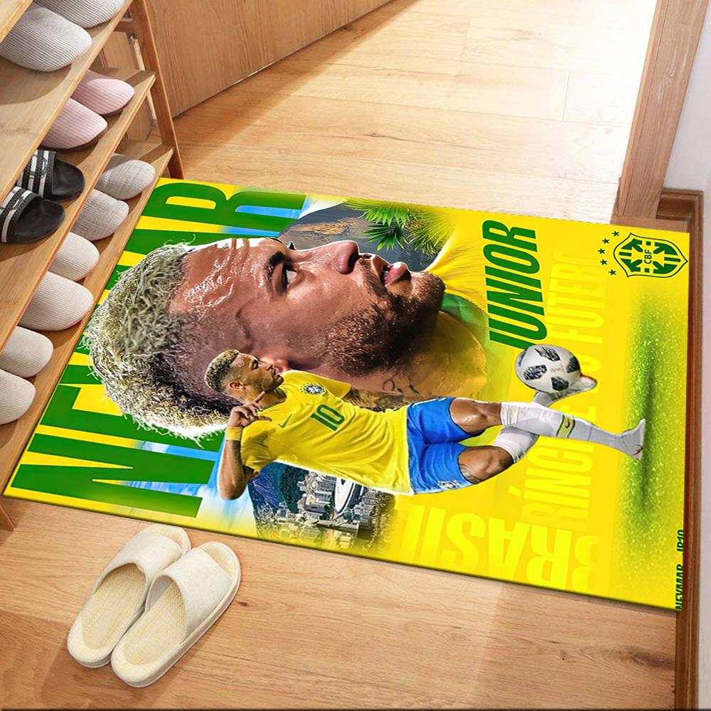 Neymar Jr. Dywaniki Brazil Legend Square to świetny wybór do salonów, sypialni, wystroju domu oraz jako prezenty.