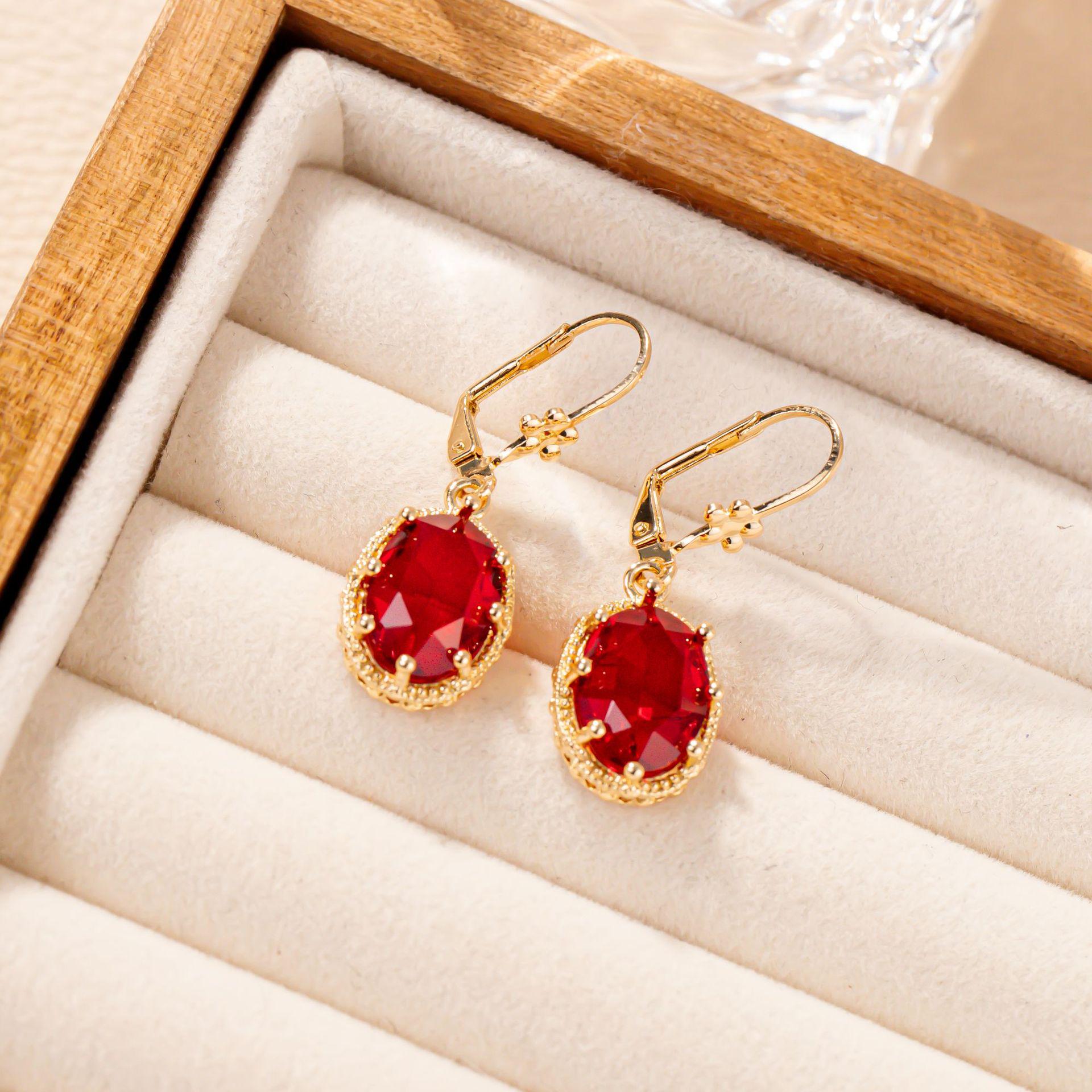 French Crown High-Grade Gemstone Zirconia Stud Earrings for Women, Elegant Niche Design, 2024 Collection.