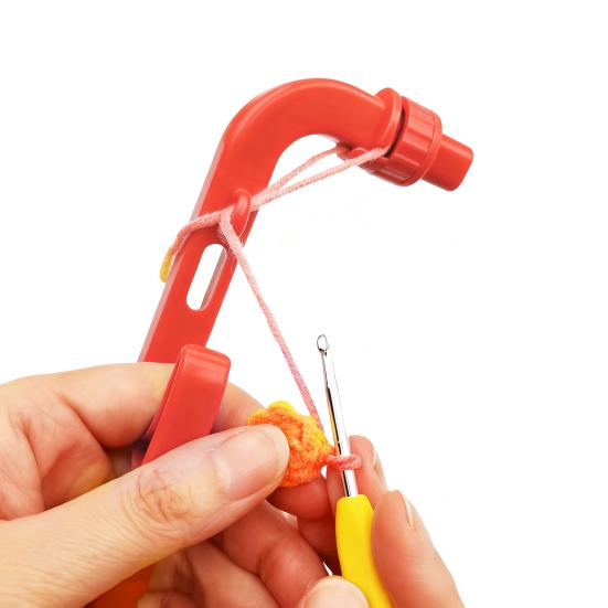 1 Set Crochet Holder Beginners Crochet Helper 3 In 1 Crochet Yarn Tension Regulator Yarn Guide Relive Hand Fatigue Pain Gift for Crocheters Knitters