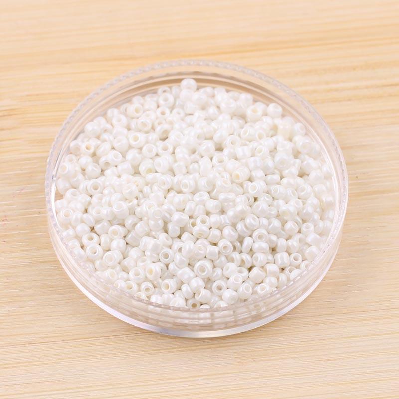 Diy Jewelry Parts Are Made Of Beaded Material 2-4Mm-5Mm Solid Color Rice Bead Ceramic Electric Earrings, Bracelets And Necklaces.