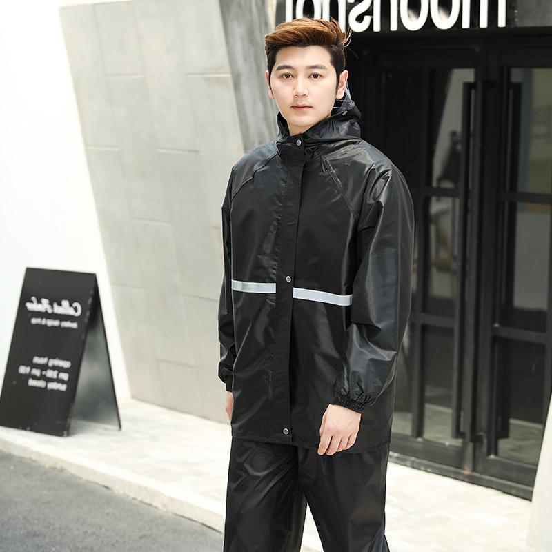 Electric Motorcycle Split Raincoat and Rain Pants Set with Reflective Strips for Outdoor Riding and Labor Protection.