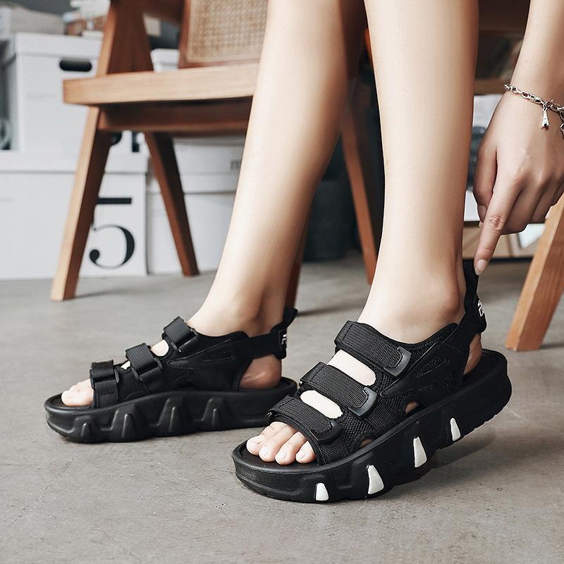 

Летняя трендовая зеленая обувь для пар 2025 года Мужская пляжная обувь Женские легкие сандалии на толстой подошве с открытым носком Обувь на мягкой подошве 36-37 чёрный