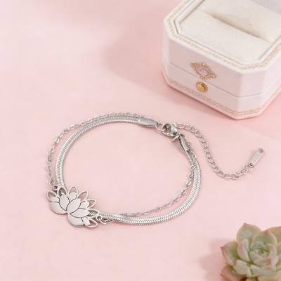 Bracelet Pendentif Lotus Creux Skyrim Acier Inoxydable Talisman Bouddhiste pour Femme Bijoux Romantiques Cadeau d'Anniversaire pour Couple