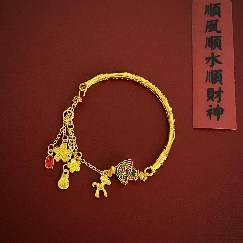 Vintage Niche Coil-shaped Bracelet - New Style, Unique, High-end, Stylish Hand Chain