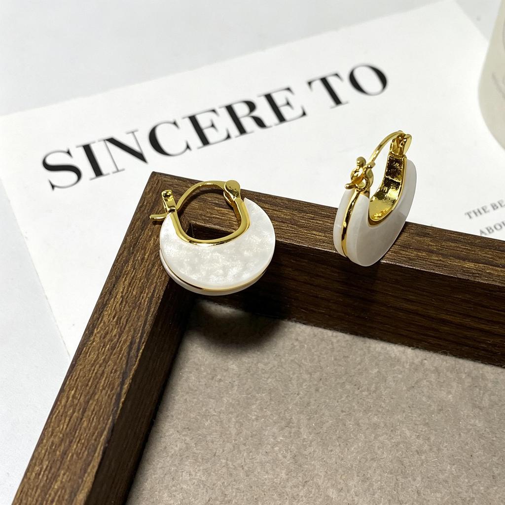 2026 Luxury U-Shaped Letter Earrings: Unique, Fashionable Commute Ear Jewelry