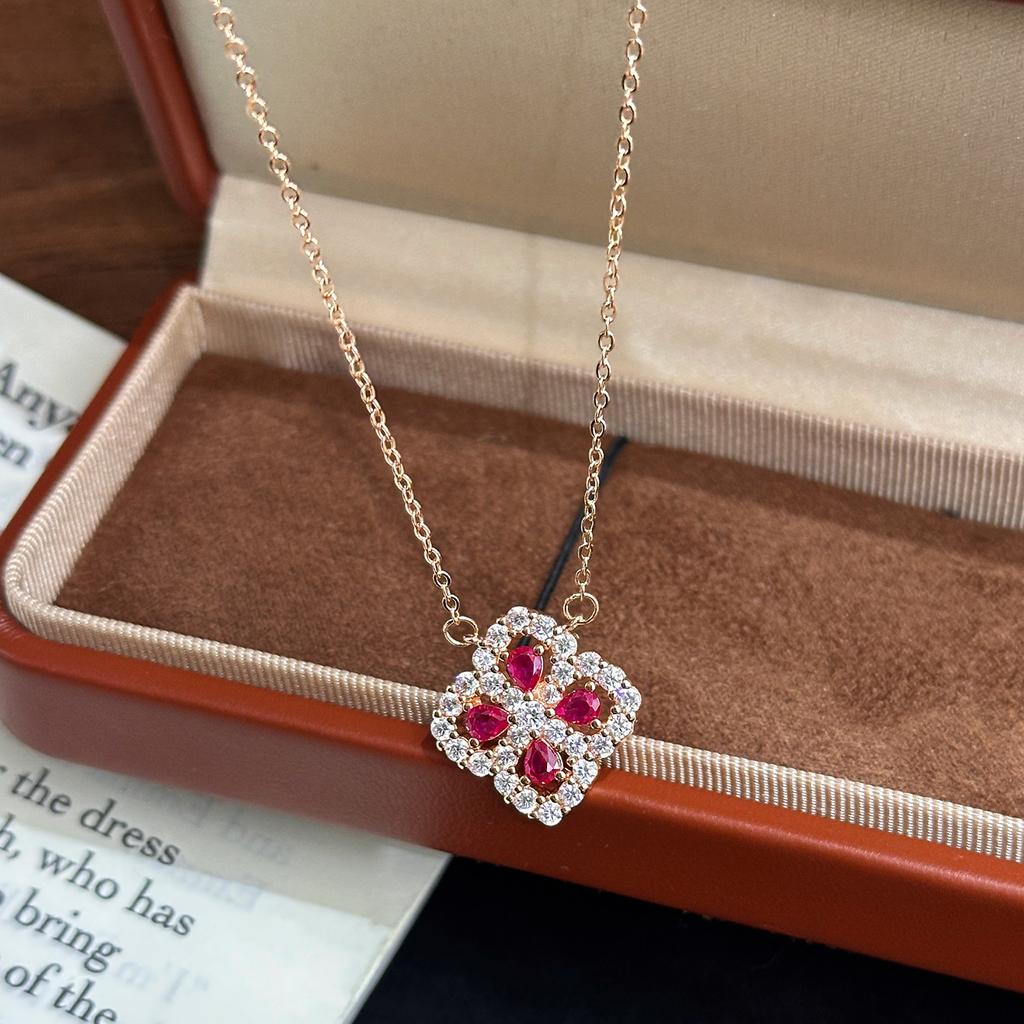 Seiko Four-leaf Necklace Full Diamond Snowflake Collarbone Chain Ins Cold Wind High Fashion Jewelry