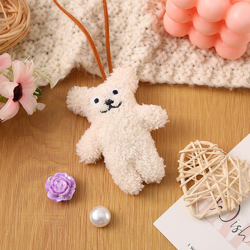 

Милий ведмедик. Плюшева іграшка. Наклейка з іменем. Підвіска. М’яка лялька з мультфільмом. Брелок. Брелок. Сумка. Прикраси. Дитяча табличка з ім’ям. бежевий