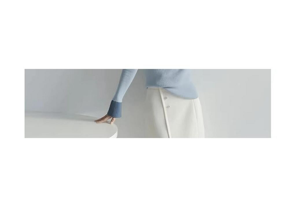 Elegant Women's Polo Collar Knitwear: Autumn/Winter Sweater Base Layer with French Design Sense