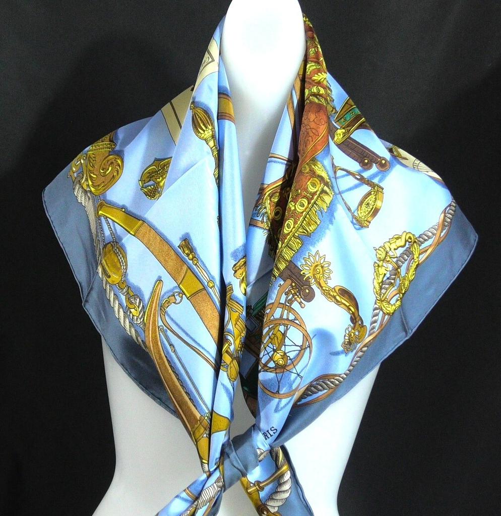 [USED]Brand new HERMES Carre 90 large silk Muse D676 scarf,