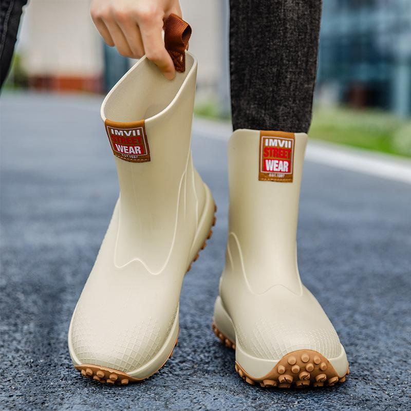 

Мужские резиновые сапоги средней и низкой высоты голенища 2025 новые модные универсальные уличные нескользящие водонепроницаемые туфли легкие и простые резиновые сапоги 44