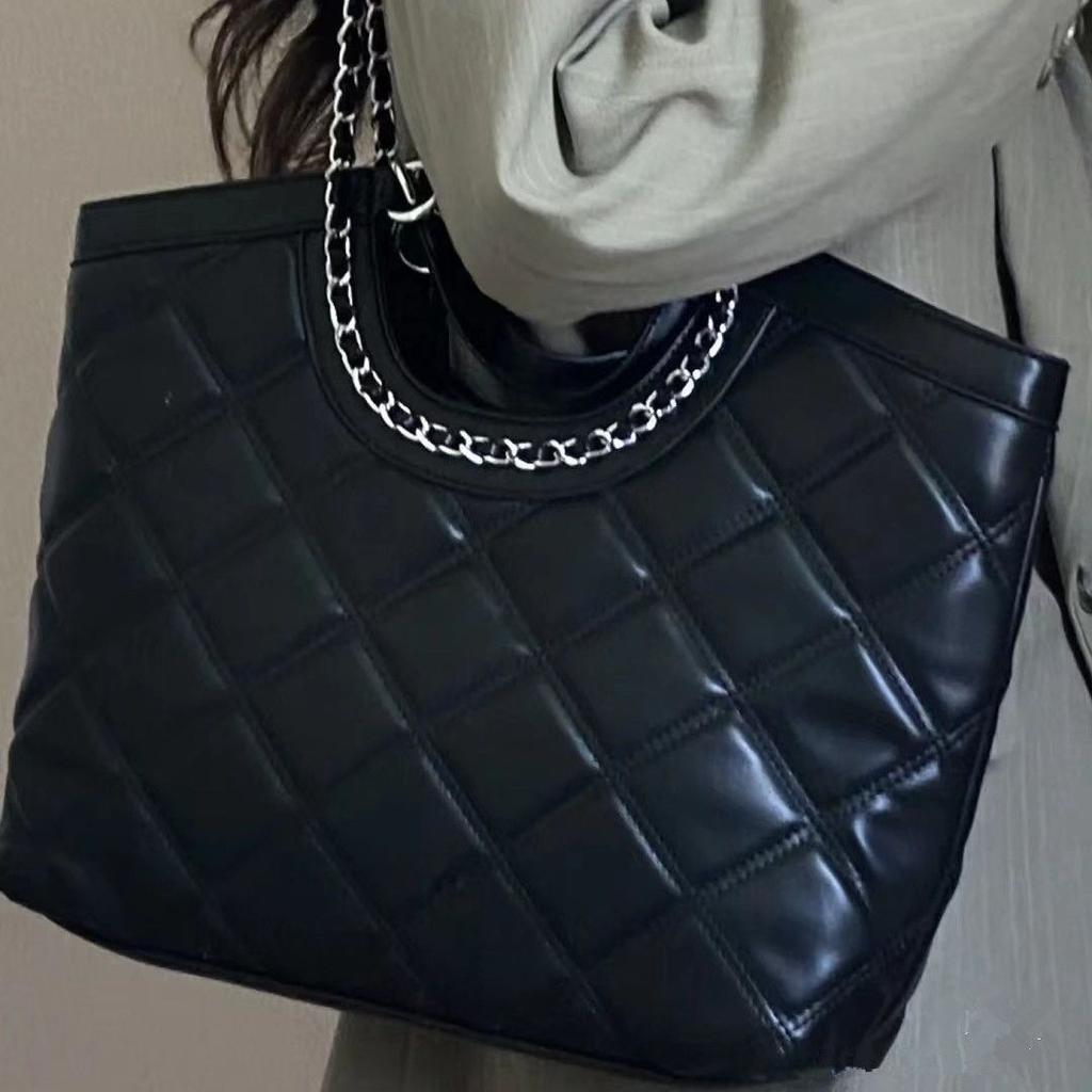 Small Tote Bag with Chain Strap, Large Capacity Handbag for Women, Luxury Feel Shoulder Bag, Fashion Commuter Bag, Fall New Arrival