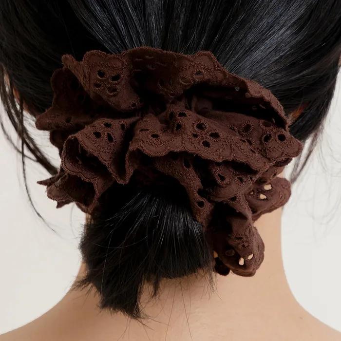 floral lace hair scrunchie - brown
