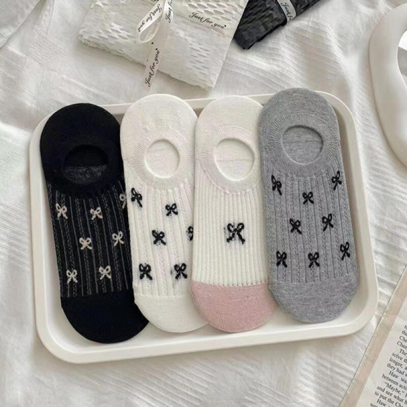 

[4-Pair Set] Hennessy Achromatic Dot Ribbon Short Socks 4-piece set