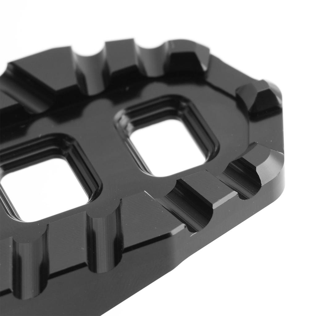 Framfotpinnar passar för Scrambler 400X 2023-2024