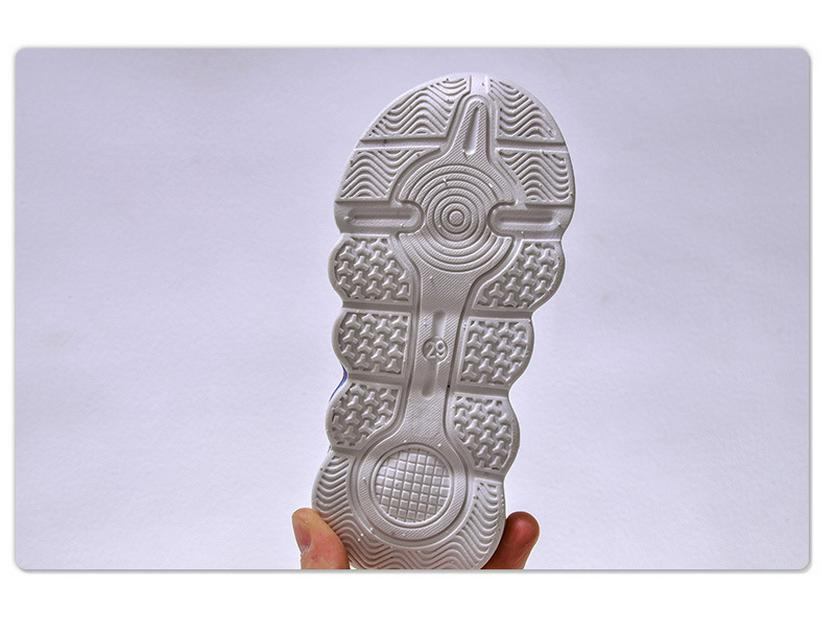 2025 Spring/Summer Boys' Breathable Light-Up Mesh Running Shoes - Trendy Cartoon Luminous Sneakers for Little Boys