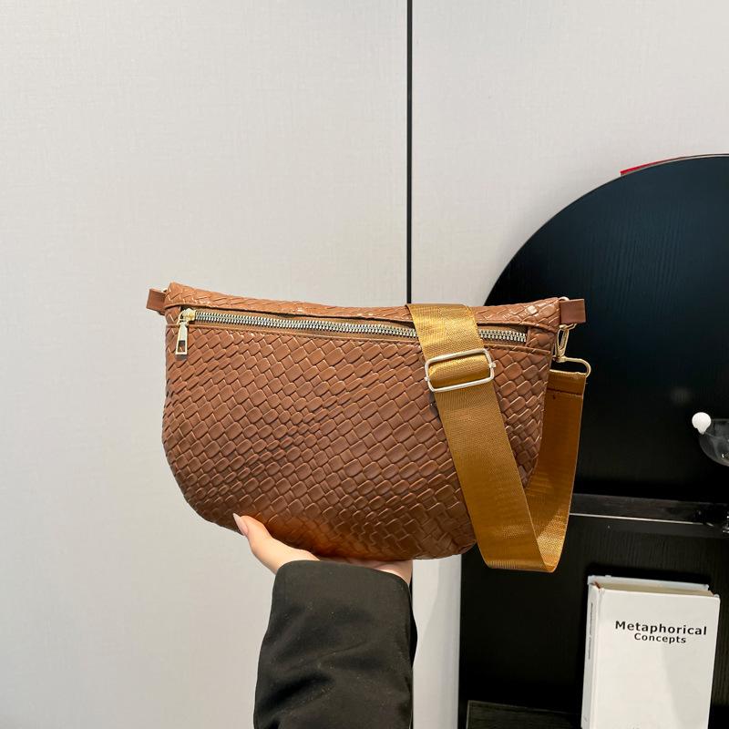 Trend retro niche design women's bag summer new popular temperament shoulder crossbody breast bag fashion versatile