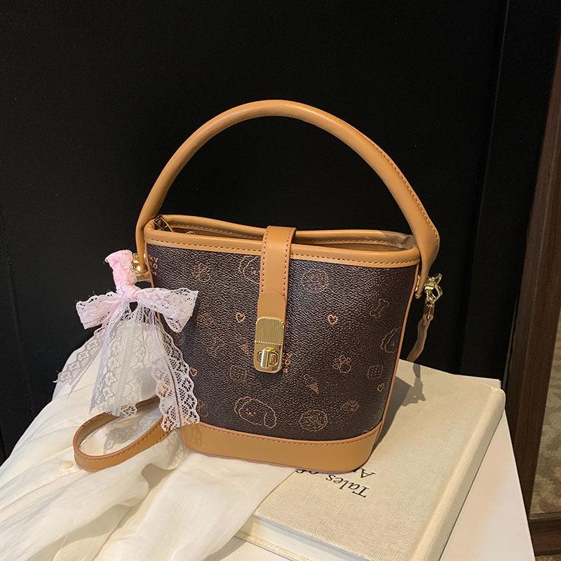 

2025 Мода Высококачественная Женская Повседневная Сумка Кроссбоди на Плечо Большой Вместимости кофейный