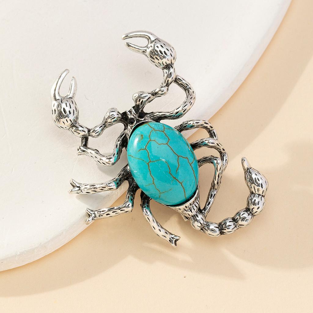 Spilla a forma di scorpione con ciondolo, design con diamanti incastonati, per la moda femminile
