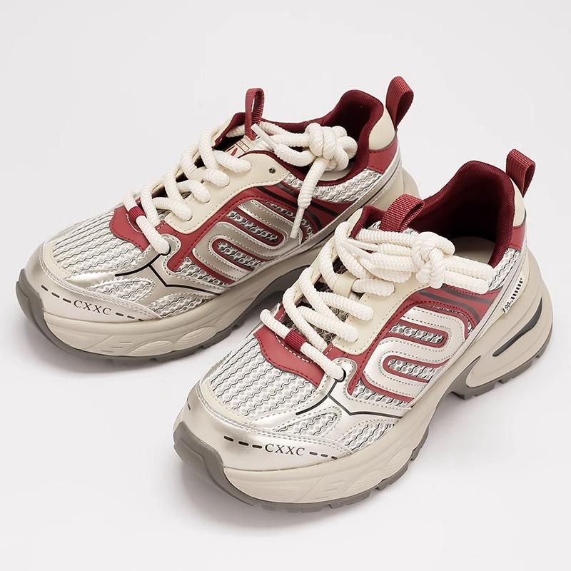 Hong Kong style shows small feet and increases height. Thick-soled dad shoes for women's spring and autumn versatile super fire 2025 new popular ca