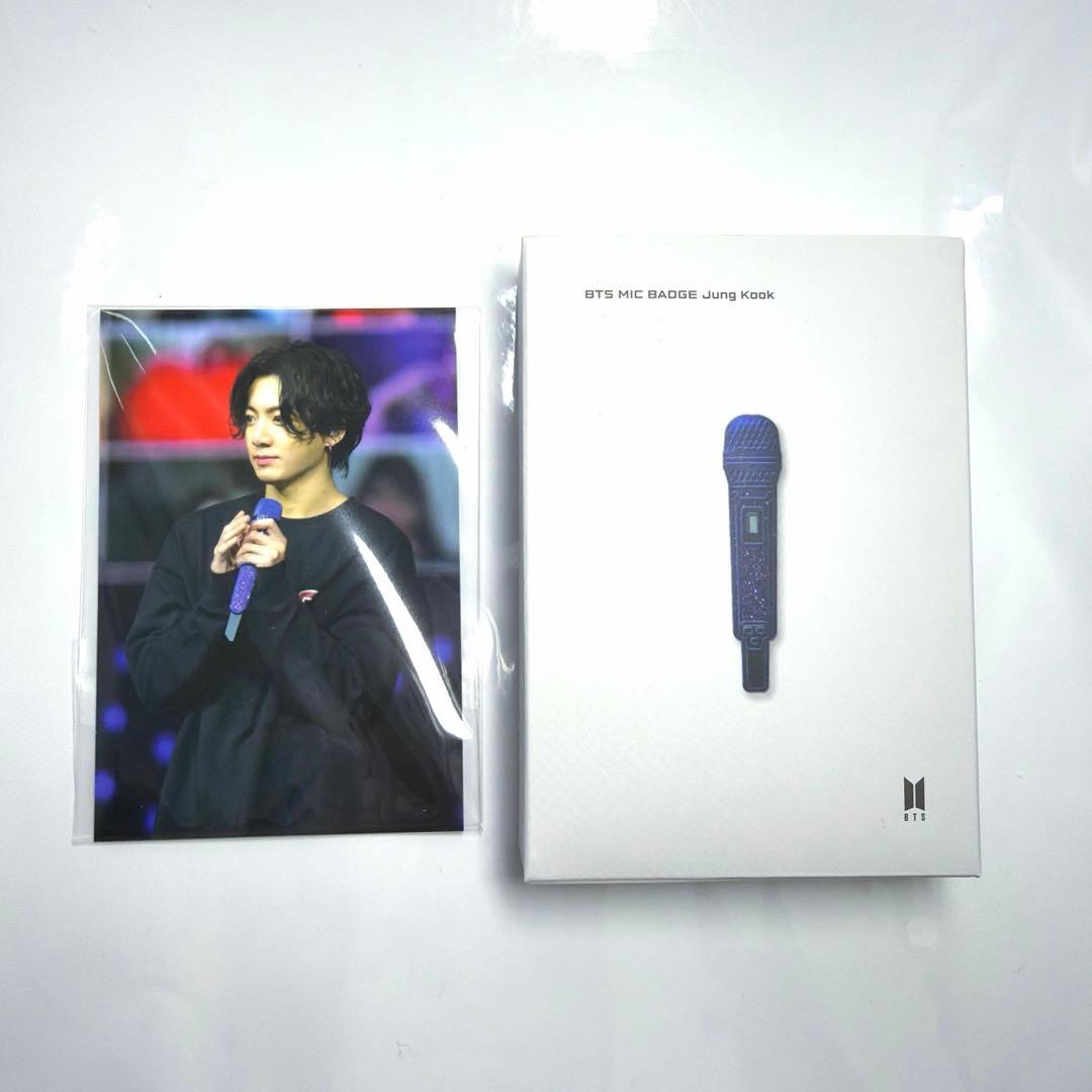 

[USED] BTS Jungkook Microphone Pin Badge with Photocard