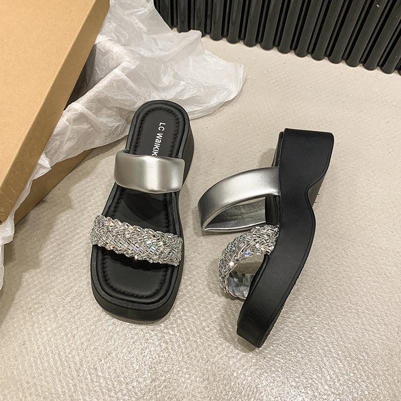 Premium sense silver rhinestone cool slippers women's 2025 summer new thick bottom heightening square head versatile one-word sandals batch