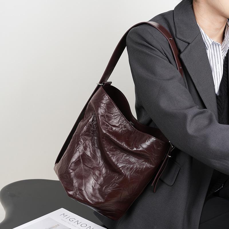 2024 Women's Luxury Wrinkled Cowhide Bucket Bag – Spring/Summer Genuine Leather Tote