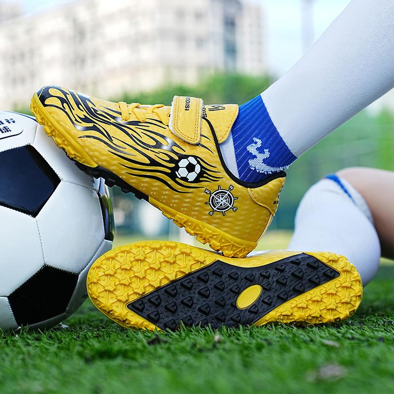 Foreign trade children's football shoes men's and women's sports football shoes broken nails primary school students indoor football game training sho