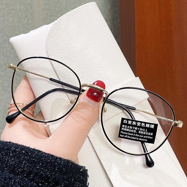 Pochromic Anti Radiation Glasses Women Man Anti Blue Ray Computer Eyeglasses 2 in 1 Eyeglasses Anti UV400
