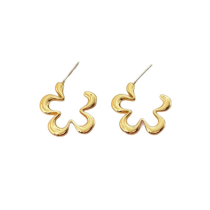 Korean High-End Sweet Flower Earrings with Hollow Design