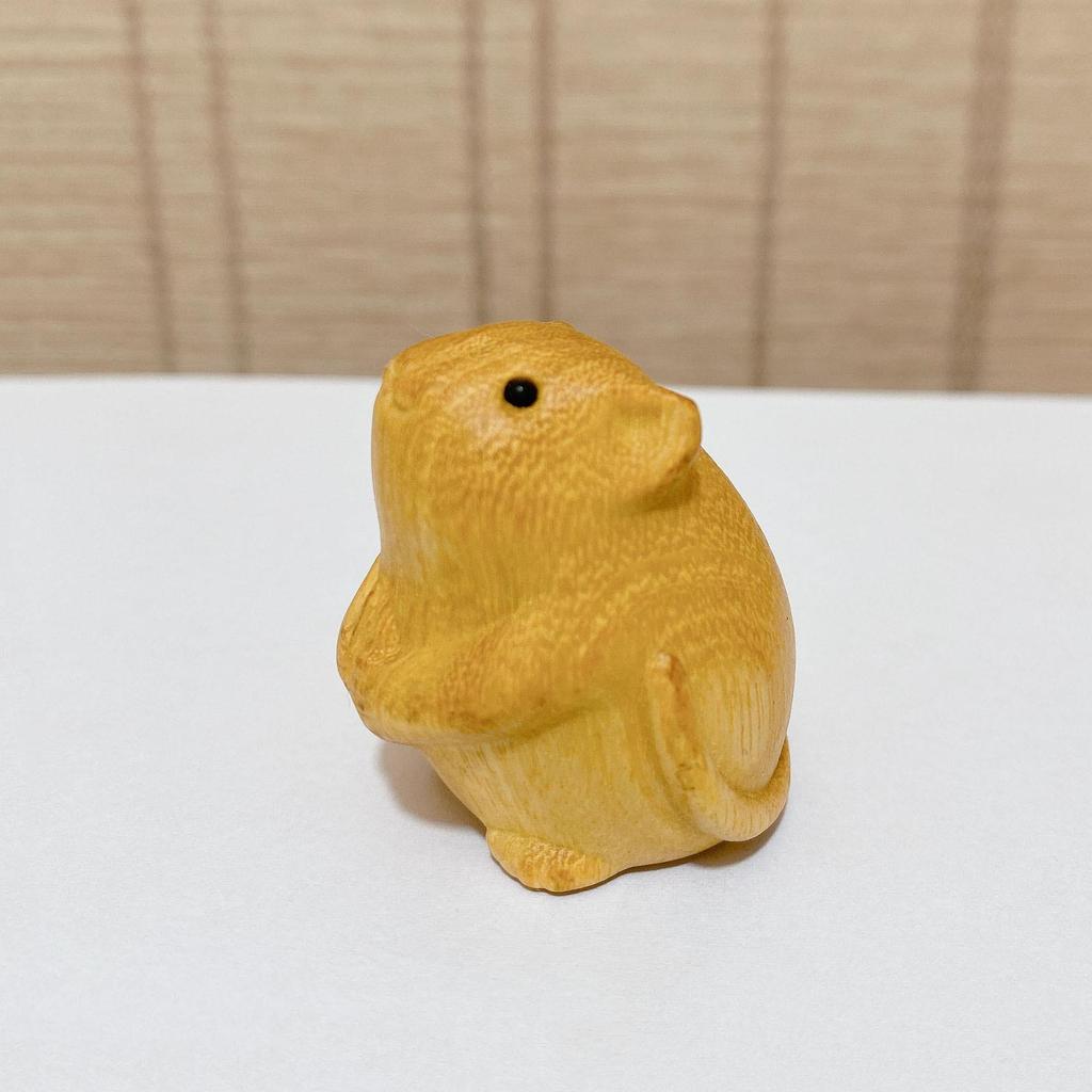 Handheld Zodiac Animal Thuja Wood Carvings: Cute Office Desk Healing Gifts