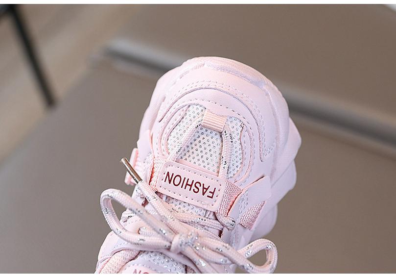 Children's Breathable Mesh Sports Shoes - Soft Sole, Non-Slip Running Shoes for Boys & Girls, Trendy Student Footwear.