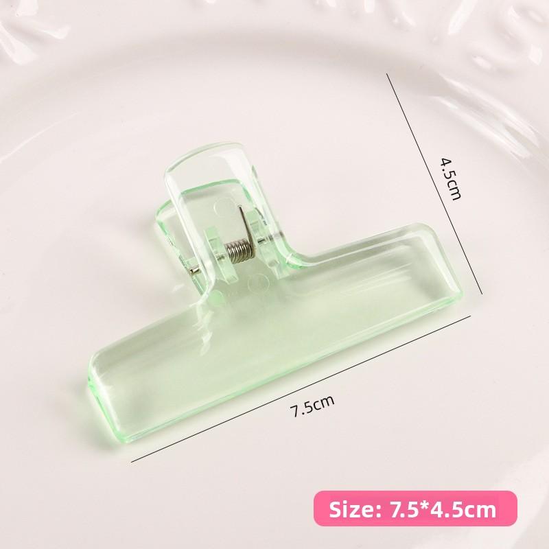 Long-tail Clip for Storing High-face Student Test Paper