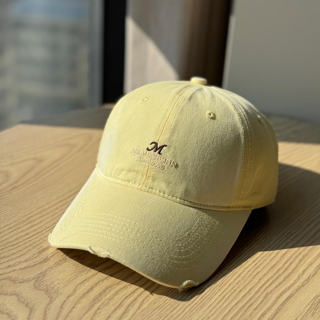 Spring and summer new style, fresh and simple embroidered soft-top baseball cap, fashionable and versatile hat that makes the face look smaller,
