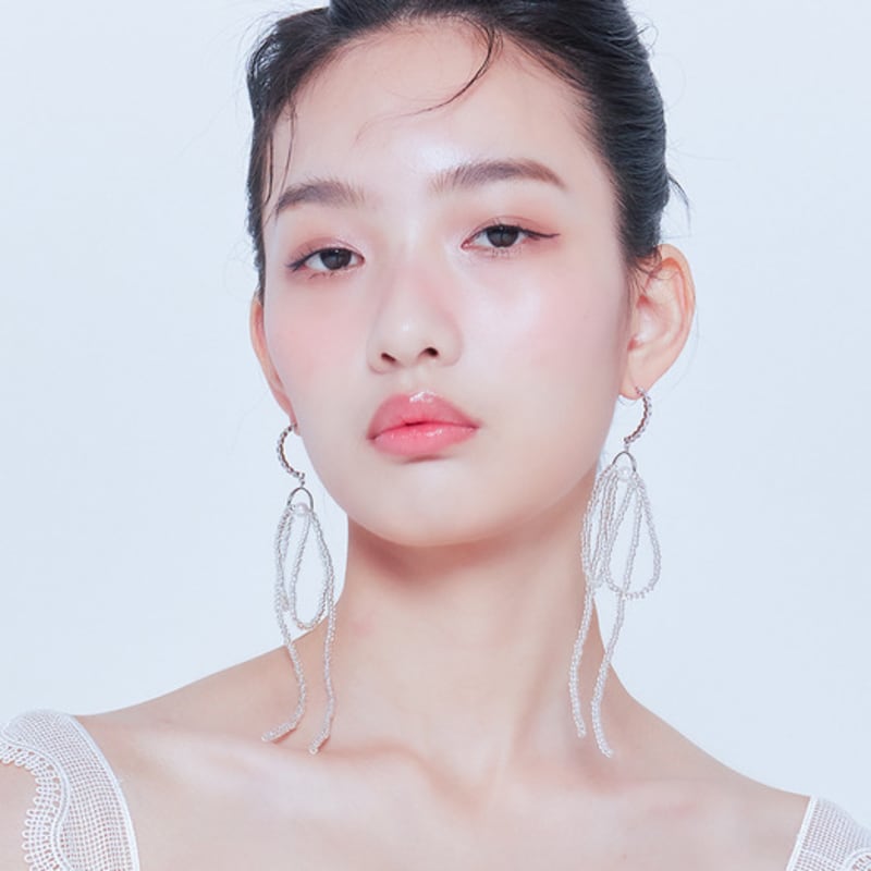 LOVUEE Sparkling Silver bow Earrings