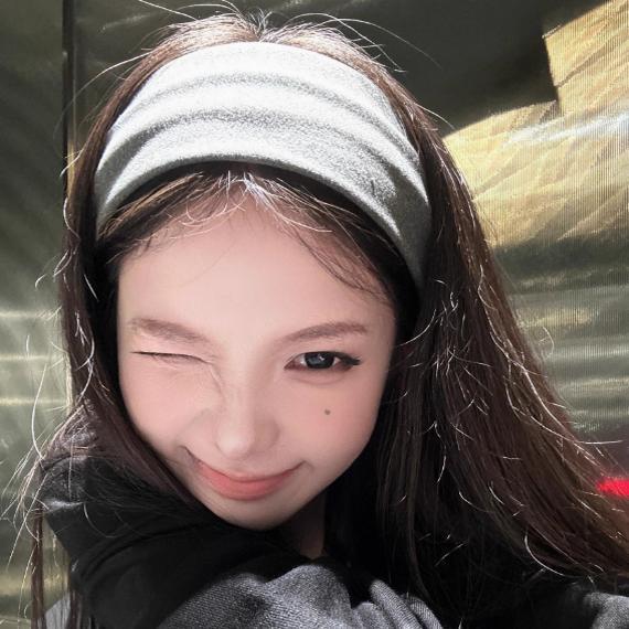 

Французская однотонная широкая повязка на голову для женщин - Подчеркивает черты лица, стильный аксессуар для волос серый