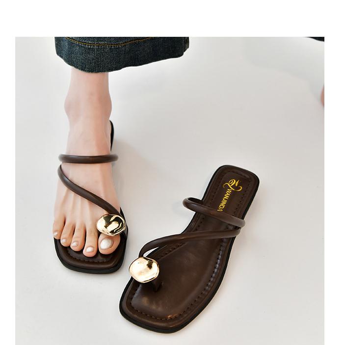Summer Narrow Band Women Slipper Fashion Metal Decoration Low Heel Slip On Ladies Elegant Slides Casual Outdoor Beach Flip Flop