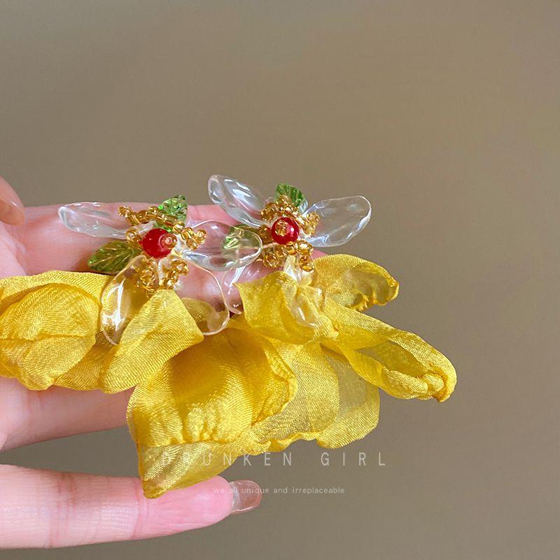 

Yellow Flower Earrings Female Summer Color Dopamine Seaside Vacation Style Stud Earrings 2025 New Earrings Exaggerated Earrings Pair of yellow flower stud earrings