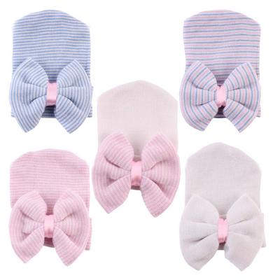 Niedliche, wärmende Strickmütze mit Schleife für Babys