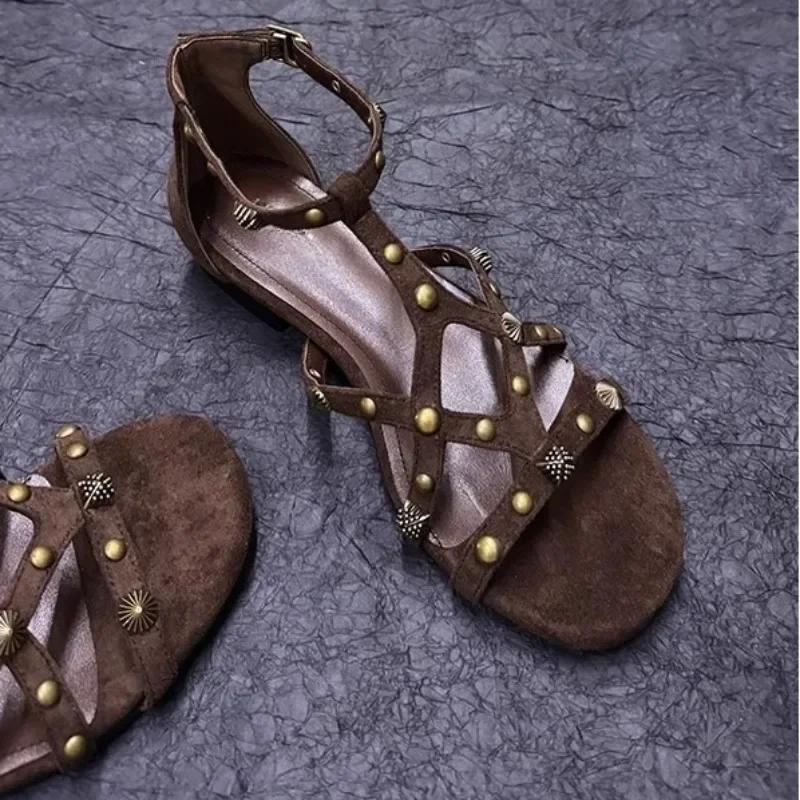 Fashion 2025 New Summer Vintage Ethnic Rivet Open Toe Flat Heel Versatile Comfortable Roman Sandals New Round Toe Soft Sole Shoes