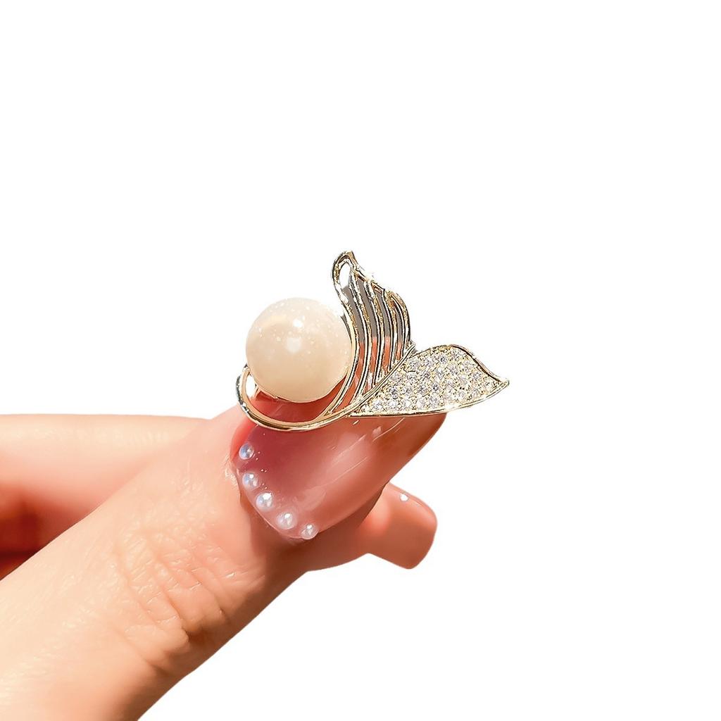 Opal Flash Diamond Bow Small Brooch Versatile Temperament Pin Anti-Light Artifact Fixed Clothes Suit Collar Pin